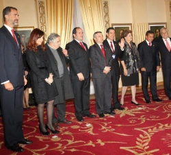 Don Felipe junto a varios jefes de Estado y de Gobierno que recibieron la Llaves de la Ciudad